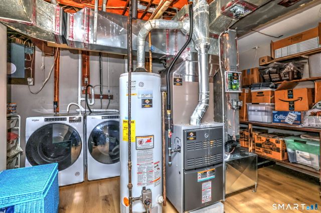 208 Plymouth Colony 208, Branford, CT 06405