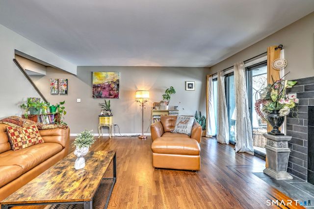 208 Plymouth Colony 208, Branford, CT 06405