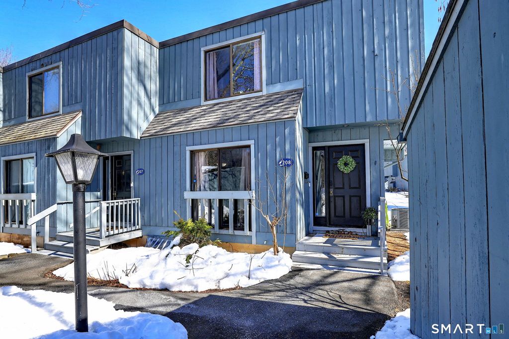 208 Plymouth Colony 208, Branford, CT 06405