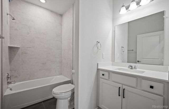 20352 Banbury Court, Macomb Township, MI 48044