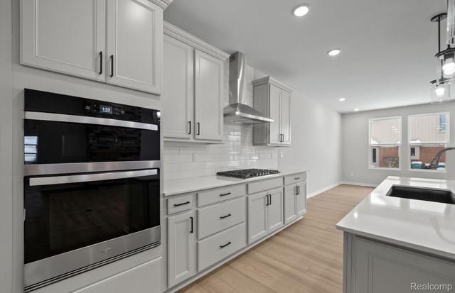 20352 Banbury Court, Macomb Township, MI 48044