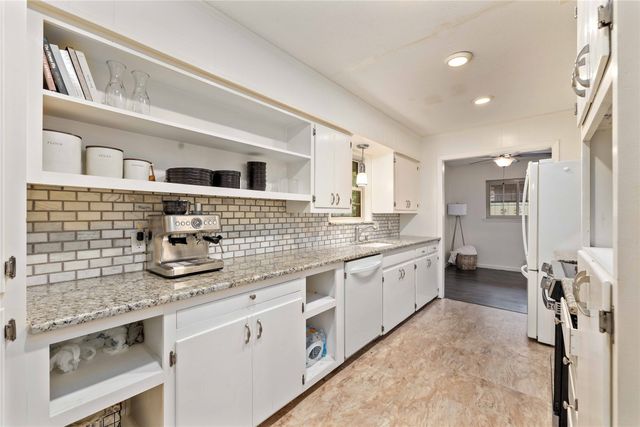 2302 11th Street, Brownwood, TX 76801