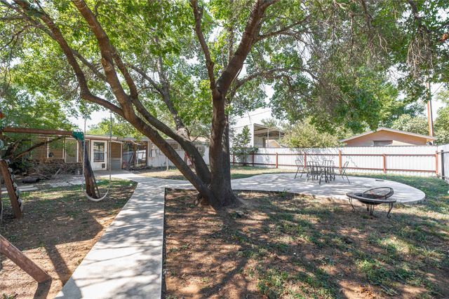 2302 11th Street, Brownwood, TX 76801