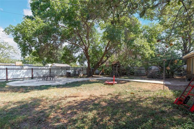 2302 11th Street, Brownwood, TX 76801