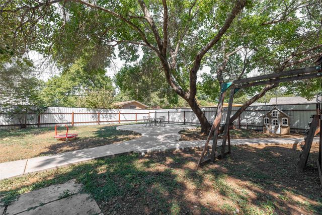 2302 11th Street, Brownwood, TX 76801