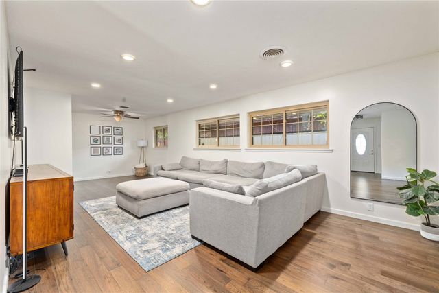 2302 11th Street, Brownwood, TX 76801