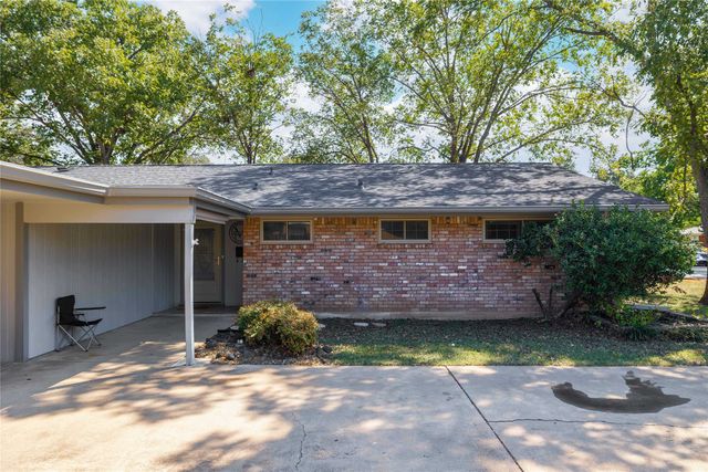 2302 11th Street, Brownwood, TX 76801