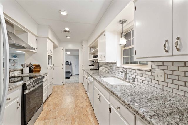 2302 11th Street, Brownwood, TX 76801