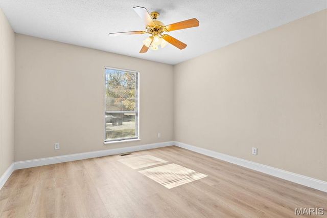 2301 Stonecastle Avenue, Belleville, IL 62221