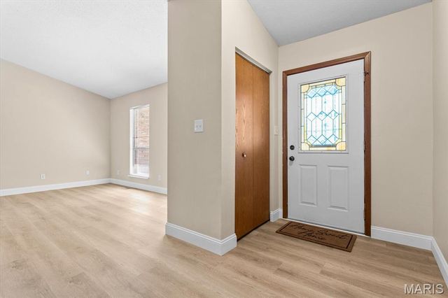 2301 Stonecastle Avenue, Belleville, IL 62221