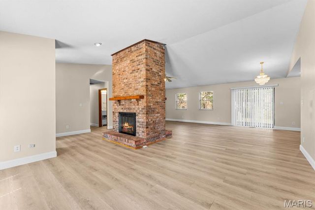 2301 Stonecastle Avenue, Belleville, IL 62221