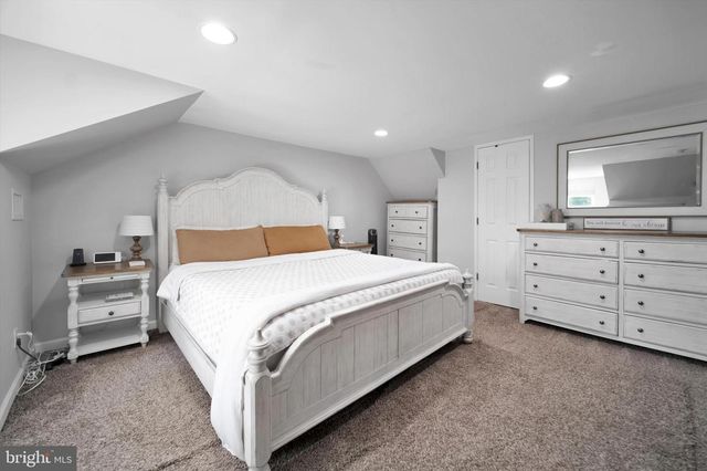 14 ROLLING LANE, Levittown, PA 19055