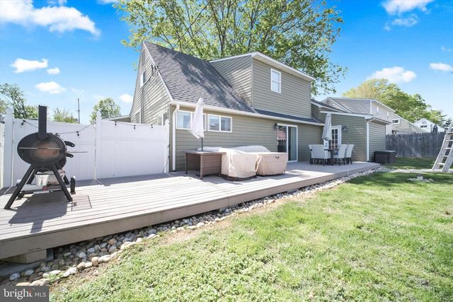 14 ROLLING LANE, Levittown, PA 19055