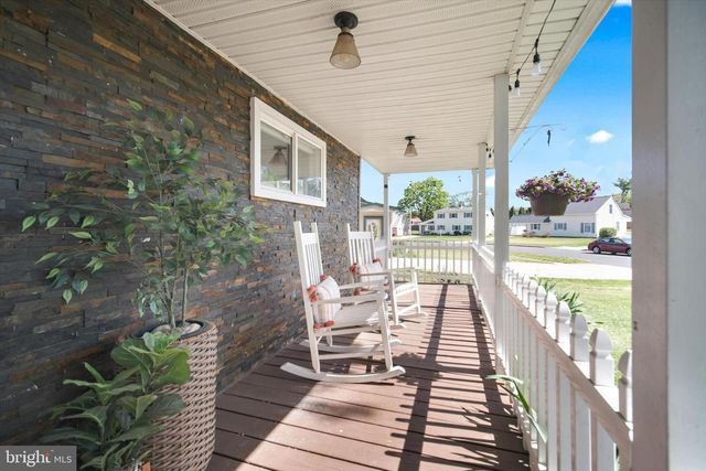 14 ROLLING LANE, Levittown, PA 19055