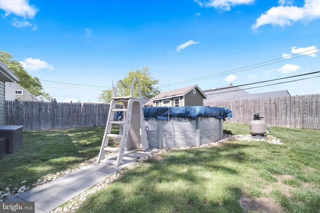 14 ROLLING LANE, Levittown, PA 19055