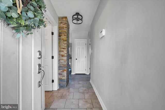 14 ROLLING LANE, Levittown, PA 19055