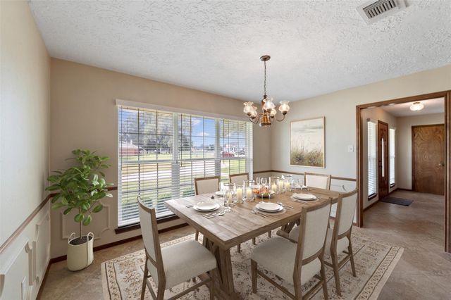 534 W Hufsmith Road, Tomball, TX 77375