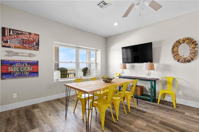1107 S 11th St B15, Port Aransas, TX 78373