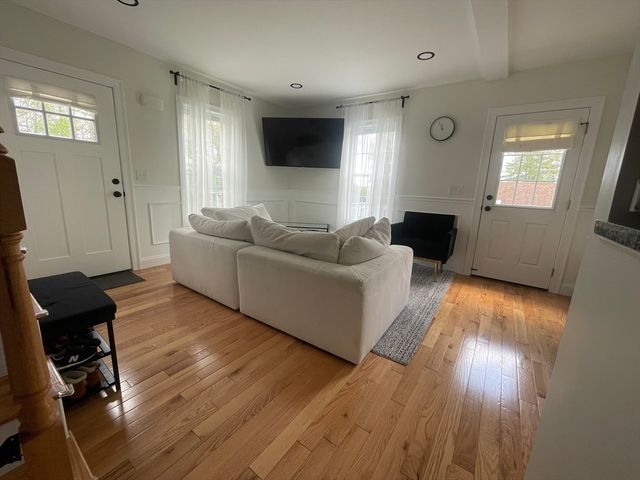 122 Swan Ave, Fitchburg, MA 01420