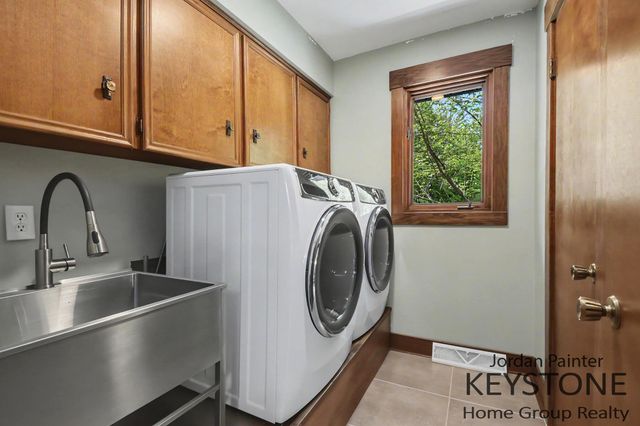 5964 Chicago Drive, Zeeland Twp, MI 49464