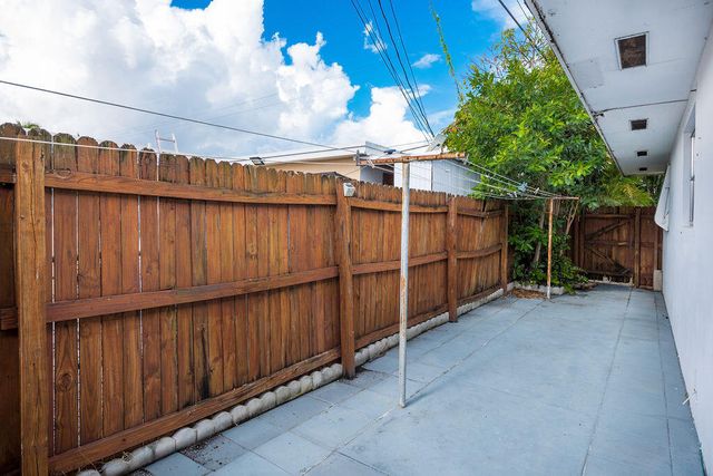 722 Ridge Road 2, Lantana, FL 33462