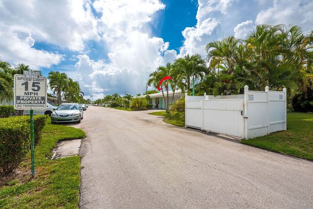 722 Ridge Road 2, Lantana, FL 33462