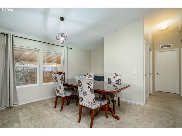 1282 E 3RD St 83, Lafayette, OR 97127