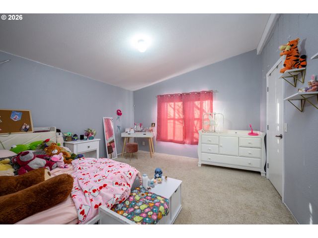 1282 E 3RD St 83, Lafayette, OR 97127