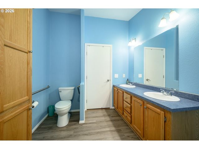 1282 E 3RD St 83, Lafayette, OR 97127