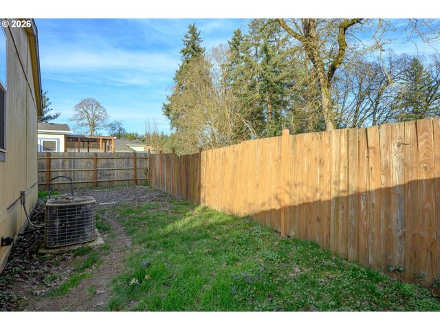 1282 E 3RD St 83, Lafayette, OR 97127