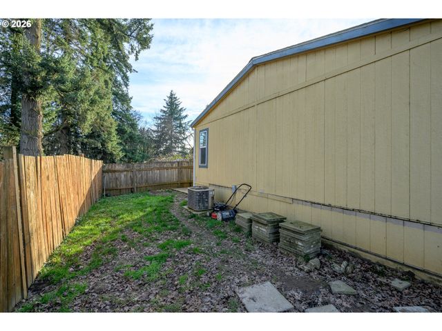 1282 E 3RD St 83, Lafayette, OR 97127