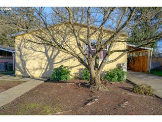 1282 E 3RD St 83, Lafayette, OR 97127