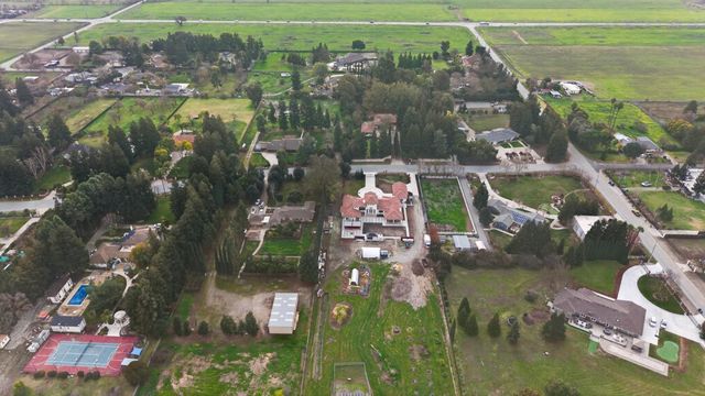 214 Scheller Avenue, Morgan Hill, CA 95037