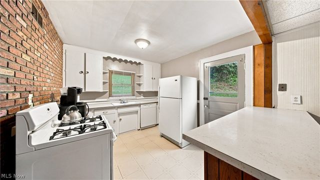 4511 Emerson Avenue, Parkersburg, WV 26104