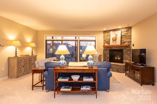 120 Pleasant View Boulevard, Sugar Mountain, NC 28604