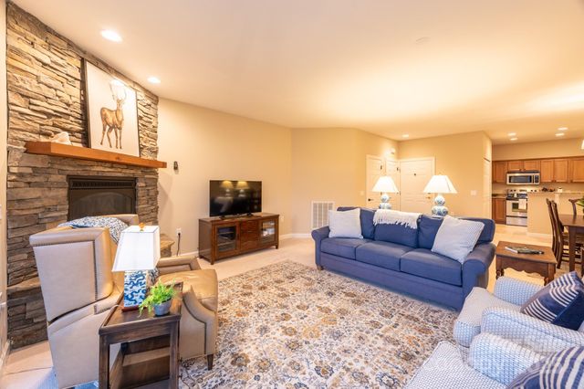 120 Pleasant View Boulevard, Sugar Mountain, NC 28604