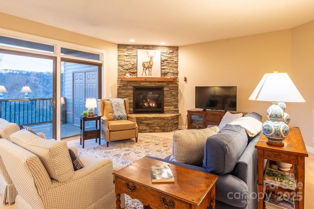 120 Pleasant View Boulevard, Sugar Mountain, NC 28604