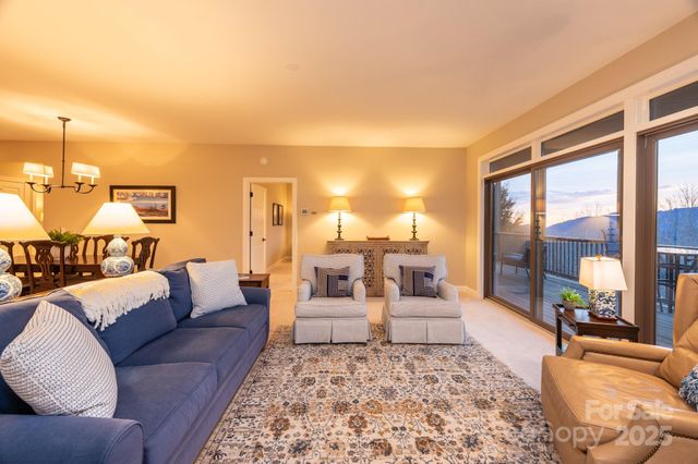 120 Pleasant View Boulevard, Sugar Mountain, NC 28604