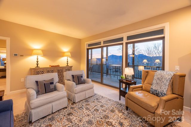 120 Pleasant View Boulevard, Sugar Mountain, NC 28604