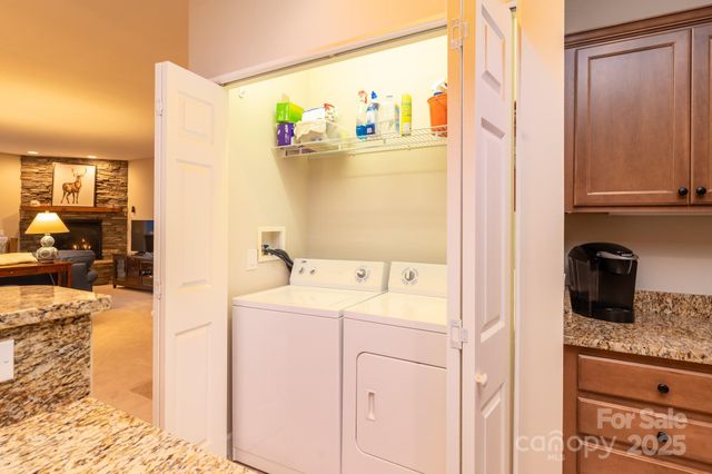 120 Pleasant View Boulevard, Sugar Mountain, NC 28604