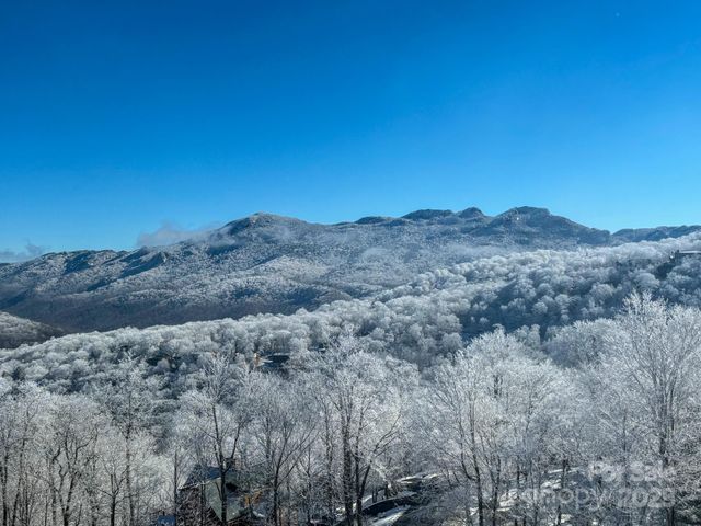 120 Pleasant View Boulevard, Sugar Mountain, NC 28604