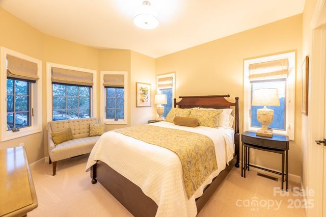 120 Pleasant View Boulevard, Sugar Mountain, NC 28604