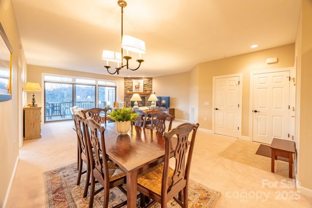 120 Pleasant View Boulevard, Sugar Mountain, NC 28604