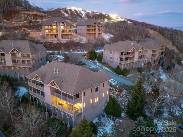 120 Pleasant View Boulevard, Sugar Mountain, NC 28604