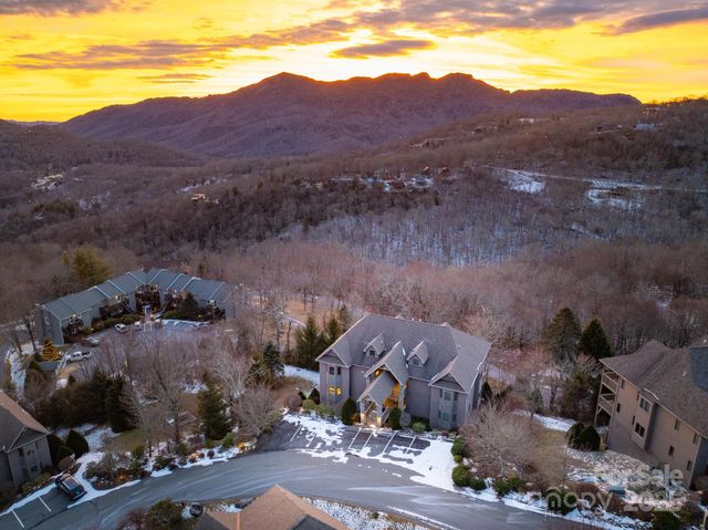 120 Pleasant View Boulevard, Sugar Mountain, NC 28604