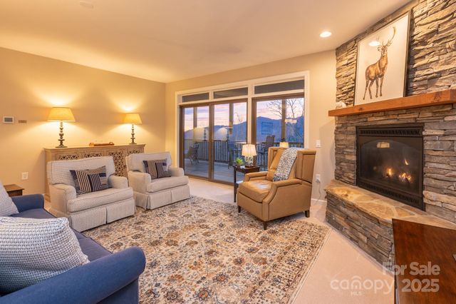 120 Pleasant View Boulevard, Sugar Mountain, NC 28604