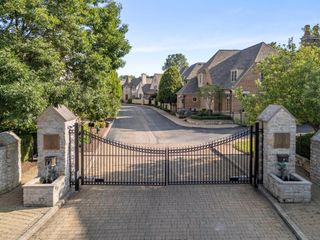 3507 River Avon Circle, Columbus, OH 43221