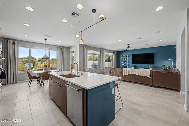 6325 S 24TH Place, Phoenix, AZ 85042