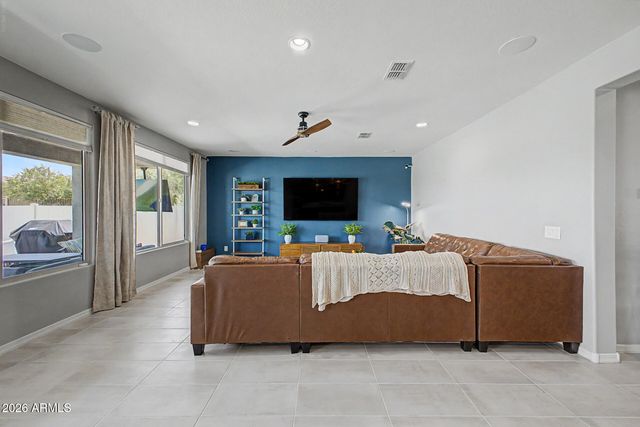 6325 S 24TH Place, Phoenix, AZ 85042