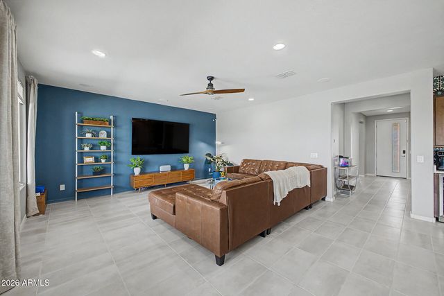 6325 S 24TH Place, Phoenix, AZ 85042